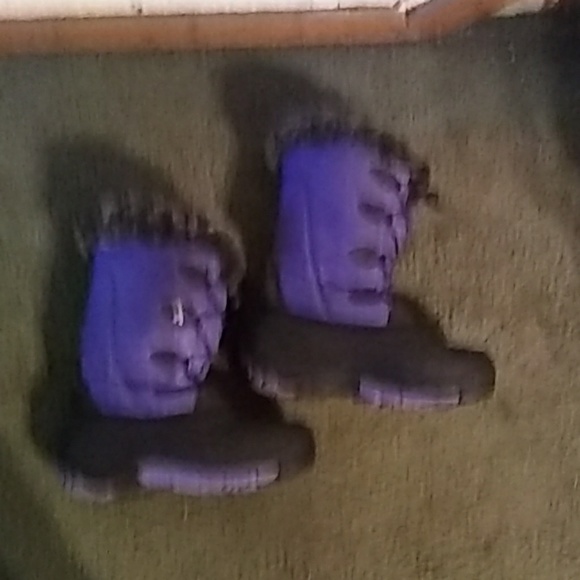 Boots - Picture 1 of 3